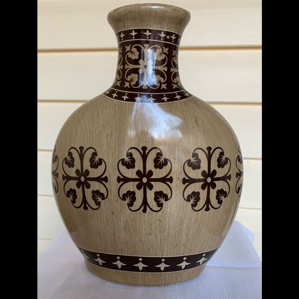 Vintage light/dark brown decorative vase, 12 x 10 in. Good vintage condition